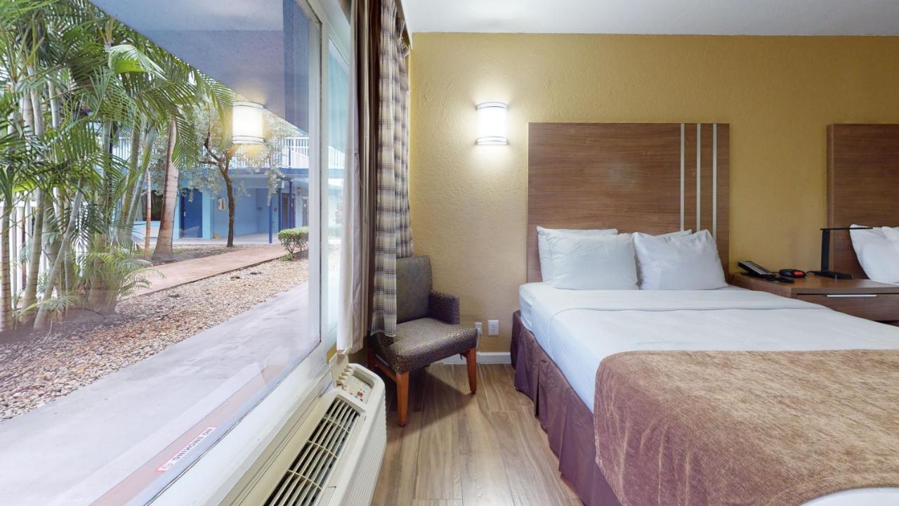 Rodeway Inn&Suites Fort Lauderdale Airport&Cruise Port Dania Beach Extérieur photo